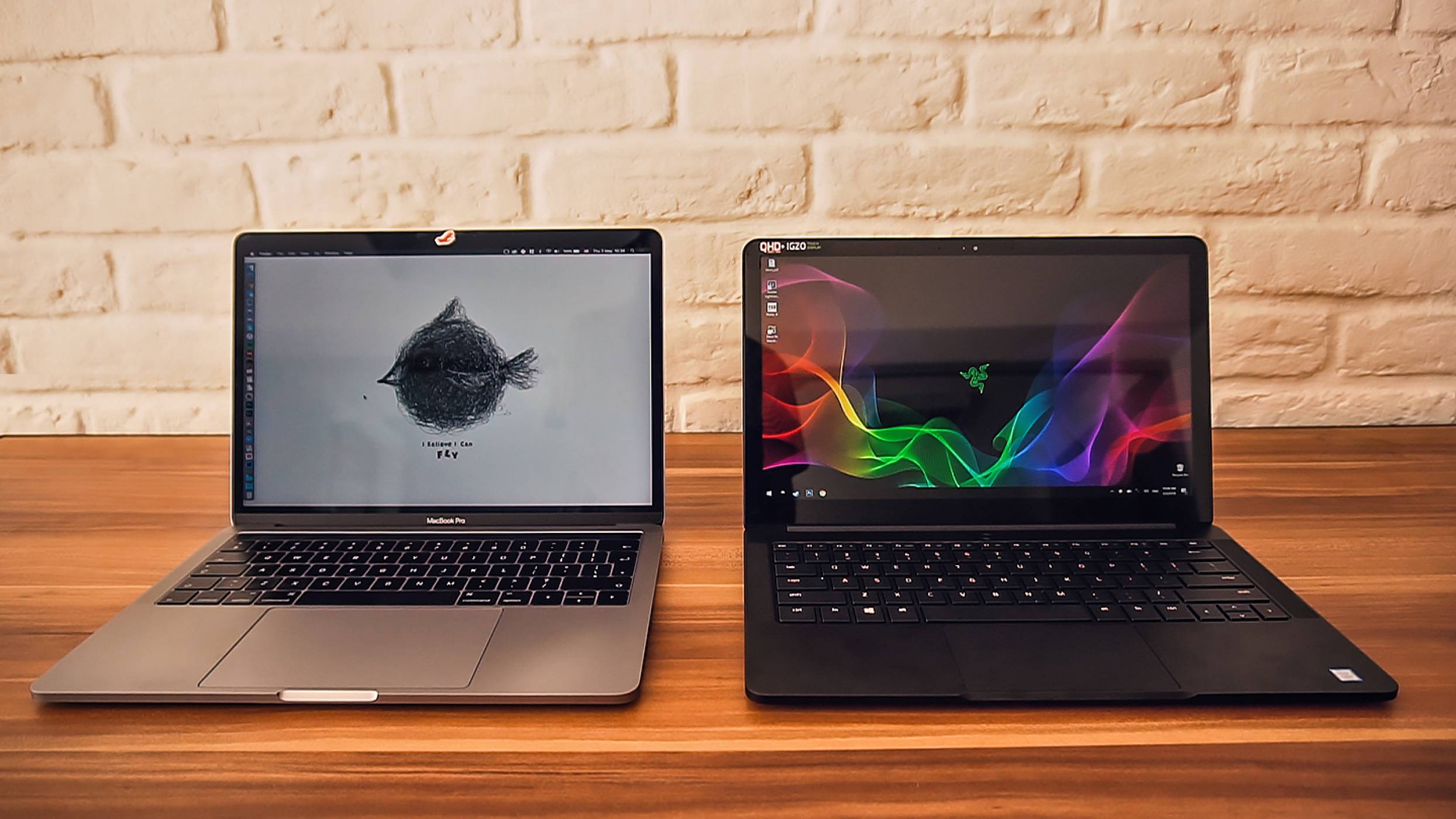Сблъсък: Razer Blade Stealth (2017) vs. MacBook Pro 13” с Touch Bar (2016) (видео) Сблъсък: Razer Blade Stealth (2017) vs. MacBook Pro 13” с Touch Bar (2016) (видео)